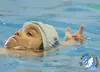 Clase de natación para adultos